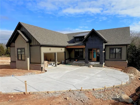 709 Hemlock Ct, Salem, SC 29676