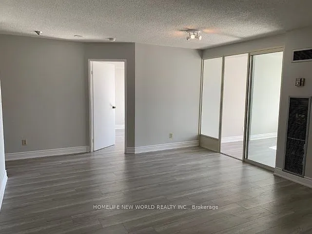 633 Bay St #2613 — Photo 15