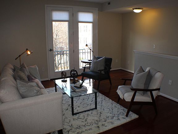 3rd image of 121 E Noble St