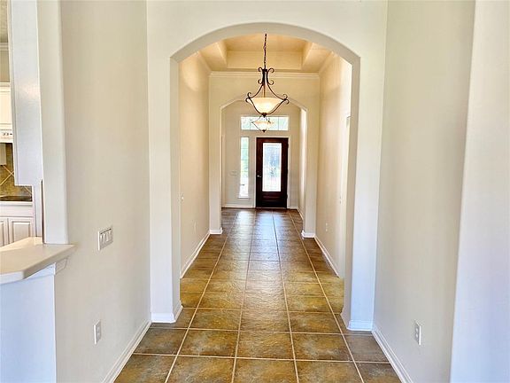 3rd image of 2304 S Venice Dr