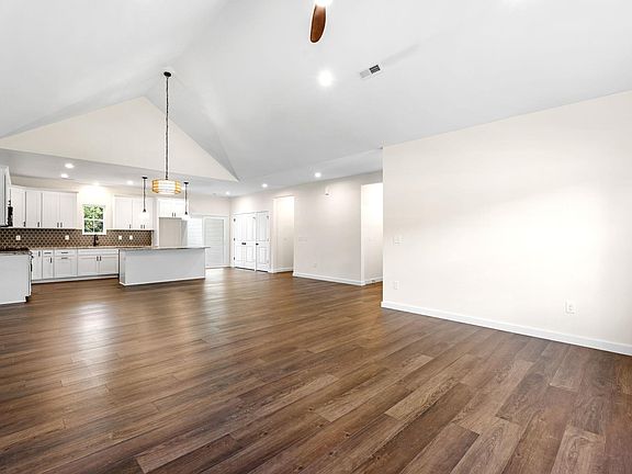 5th image of 1205 S Main St