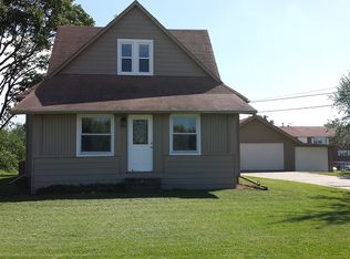 1235 N 11th Ave E, Newton, IA 50208
