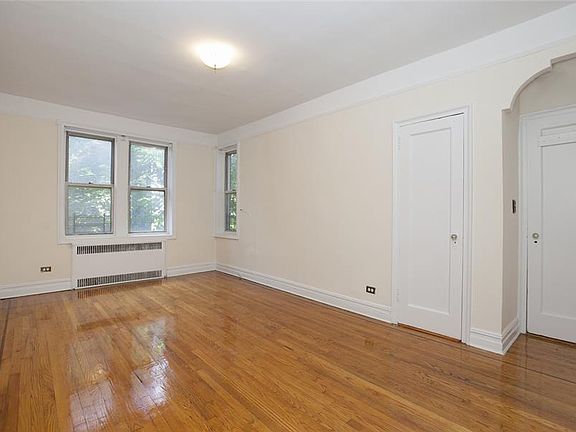 5th image of 7217 34th Ave #1C
