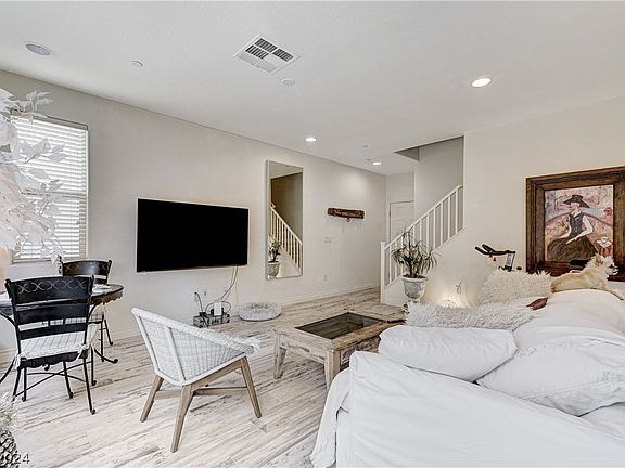 4th image of 6363 Amelia Ridge Ave
