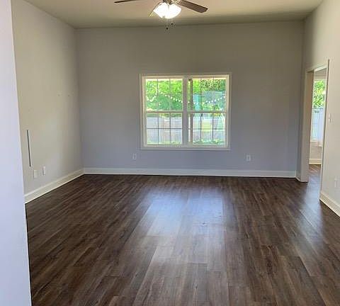4th image of 120 Worchester Cir