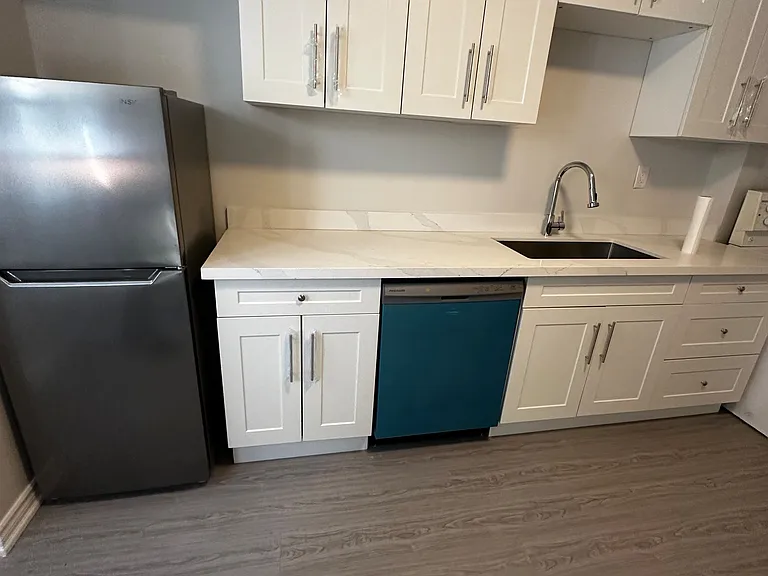 25 Howard St #2 — Photo 2