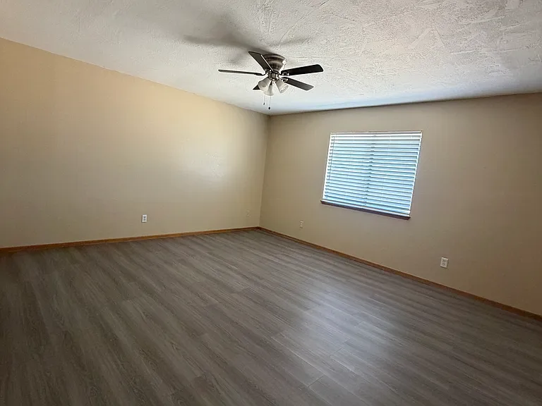 20986 Cayuga Rd — Photo 11