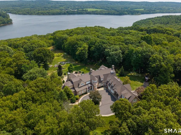 5 Viewpoint Lane, Ellington, CT 06029