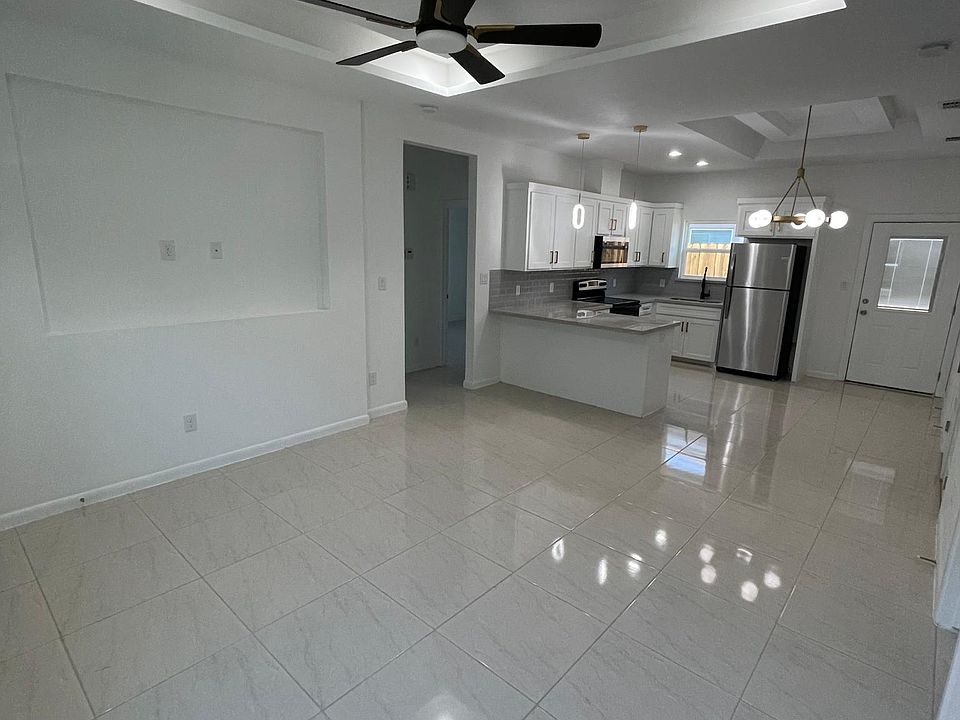 1st image of 1024 N Woodson Ave #4