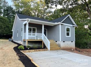 83 White Oak Rd, Arden, NC 28704