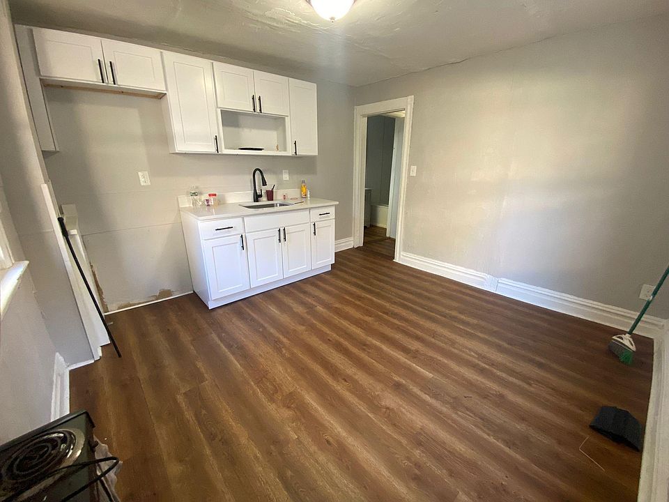 1st image of 416 S 18th St Floor 1