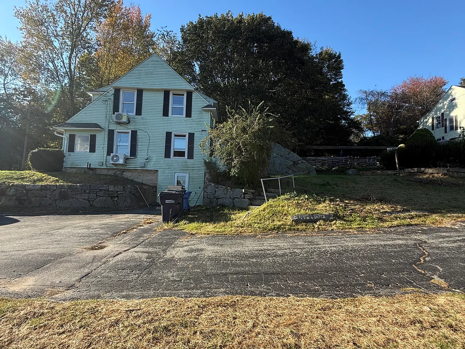 2 bed, $2,470 — Photo 2