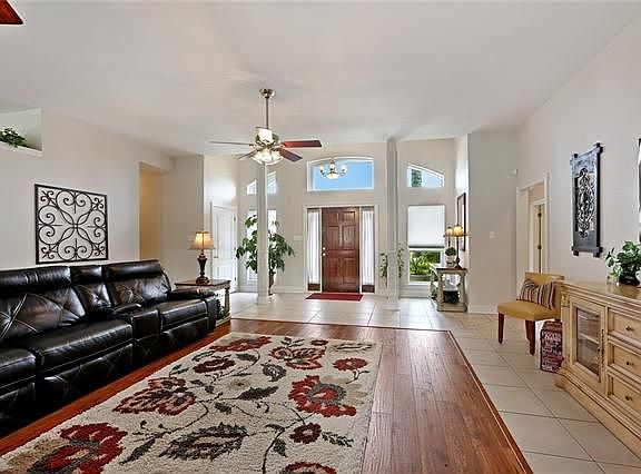 4th image of 118 Meredith Pl