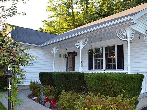 3rd image of 21 Berry Dr