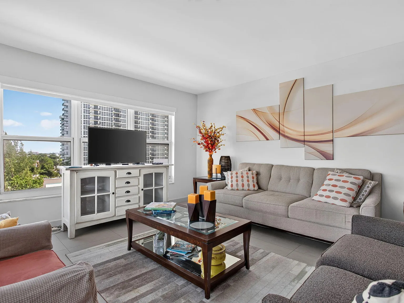 2 bed, 2.0 bath, 1265 sqft, $4,000 — Photo 2