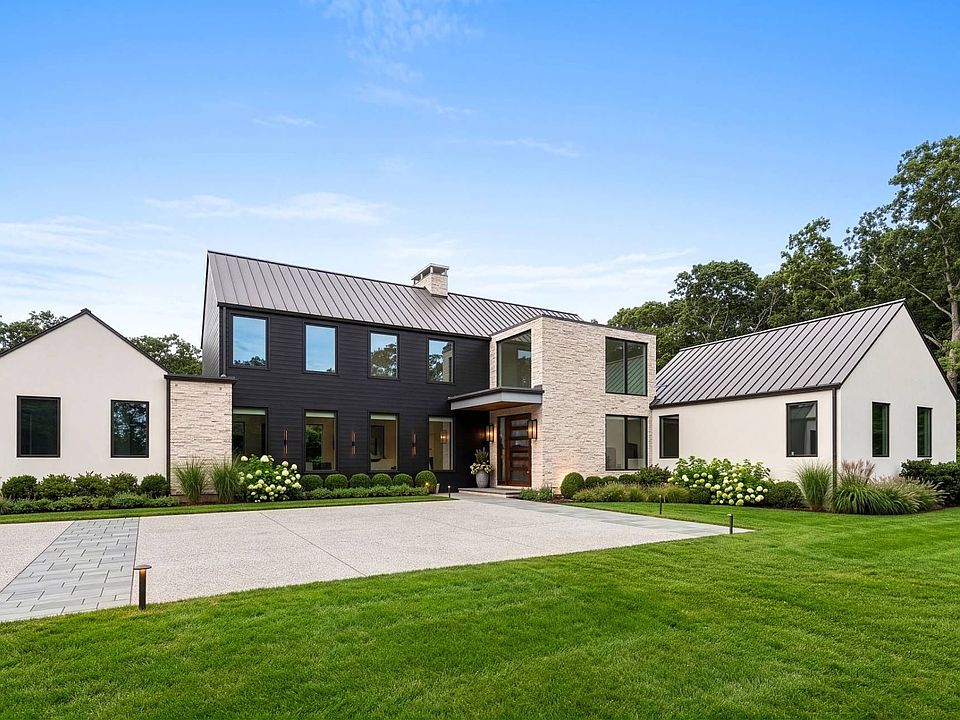 1st image of 199 Wainscott Harbor Rd