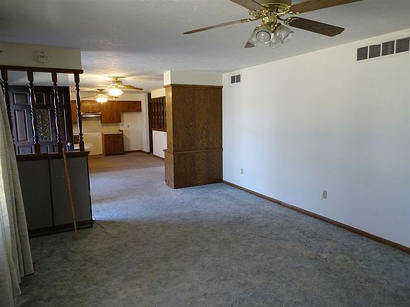 3rd image of 813 E 50th Ave N