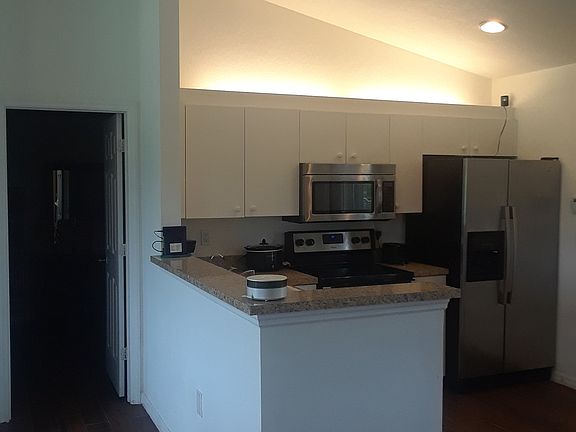 3rd image of 1115 Raymond St E