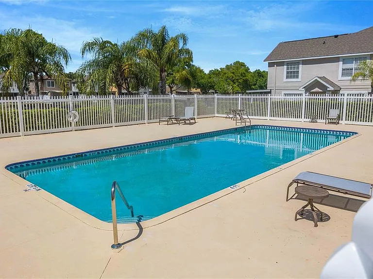 727 Kensington Lake Cir — Photo 63