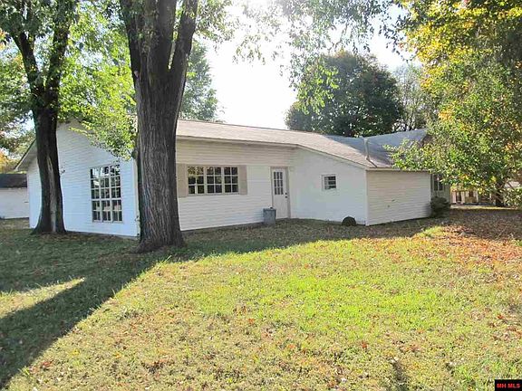 2nd image of 449 Tutt Pl