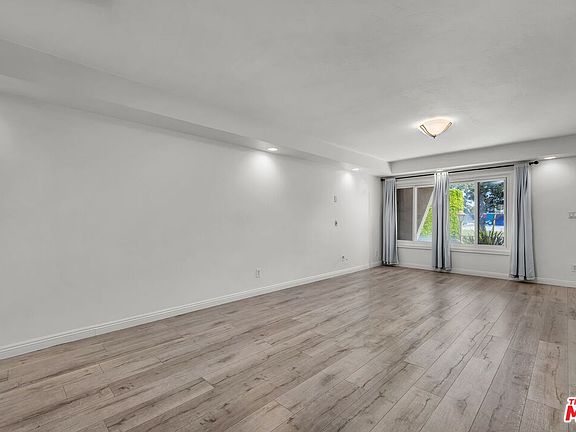 5th image of 8025 Redlands St APT 15