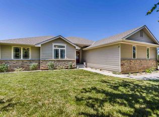 5772 Legends View Dr, Wamego, KS 66547