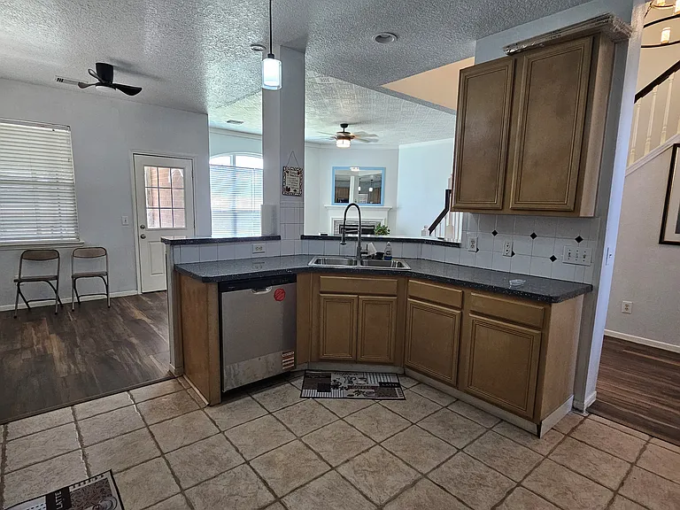 12310 Robin Meadow Cir — Photo 10