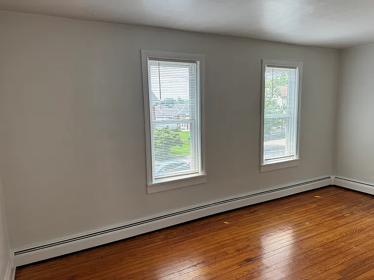 225 W Main St Apt 4 — Photo 4