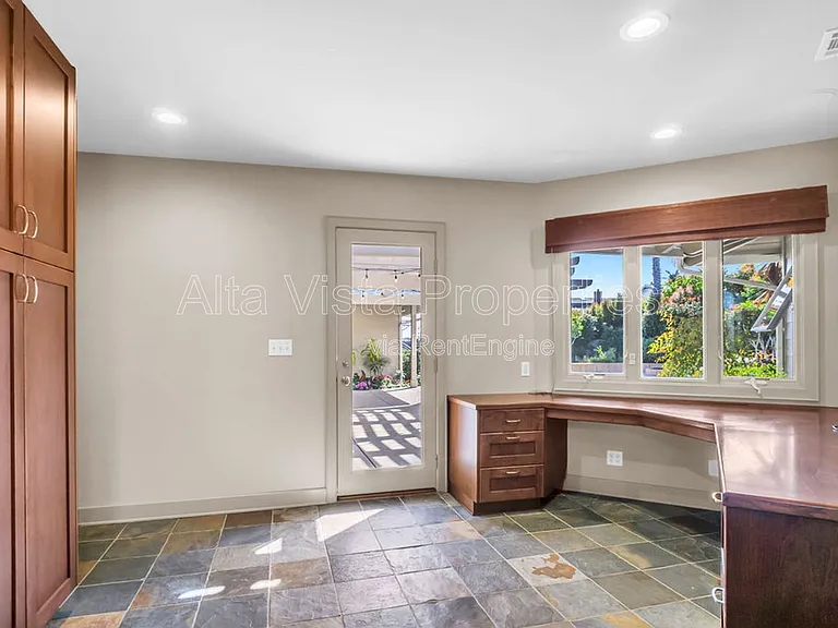 5940 La Jolla Mesa Dr — Photo 31