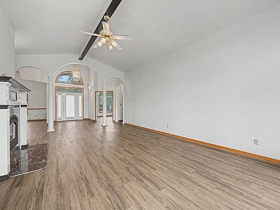 4th image of 25 Eddleston Dr