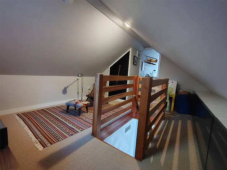 241 N Helen Ave — Photo 5