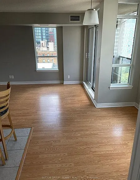 225 Wellesley St E #805 — Photo 17