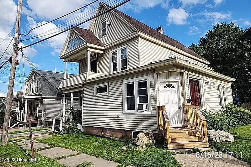 2nd image of 111 2ND Street