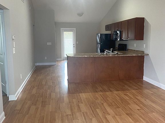 4th image of 1404 Egan Ct #A