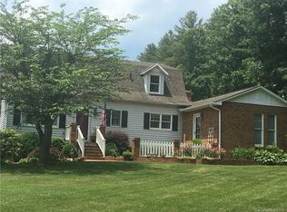 138 Strawberry Ln, Mars Hill, NC 28754