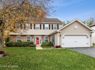 726 Edinburgh Ln, Dundee, IL 60118