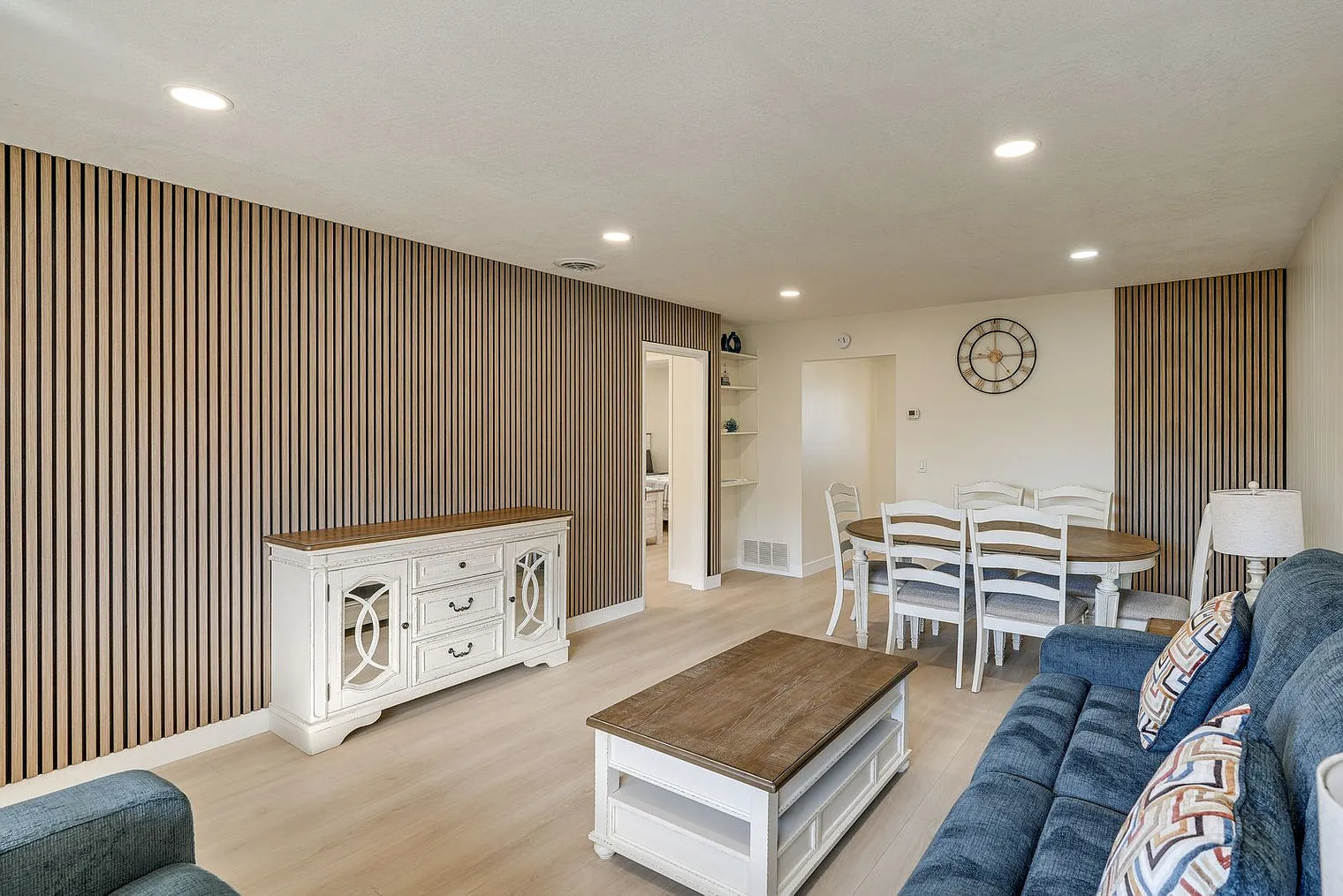 2 bed, 1.0 bath, 592 sqft, $2,916 — Photo 3