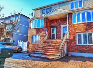 68 Willowwood Ln, Staten Island, NY 10308