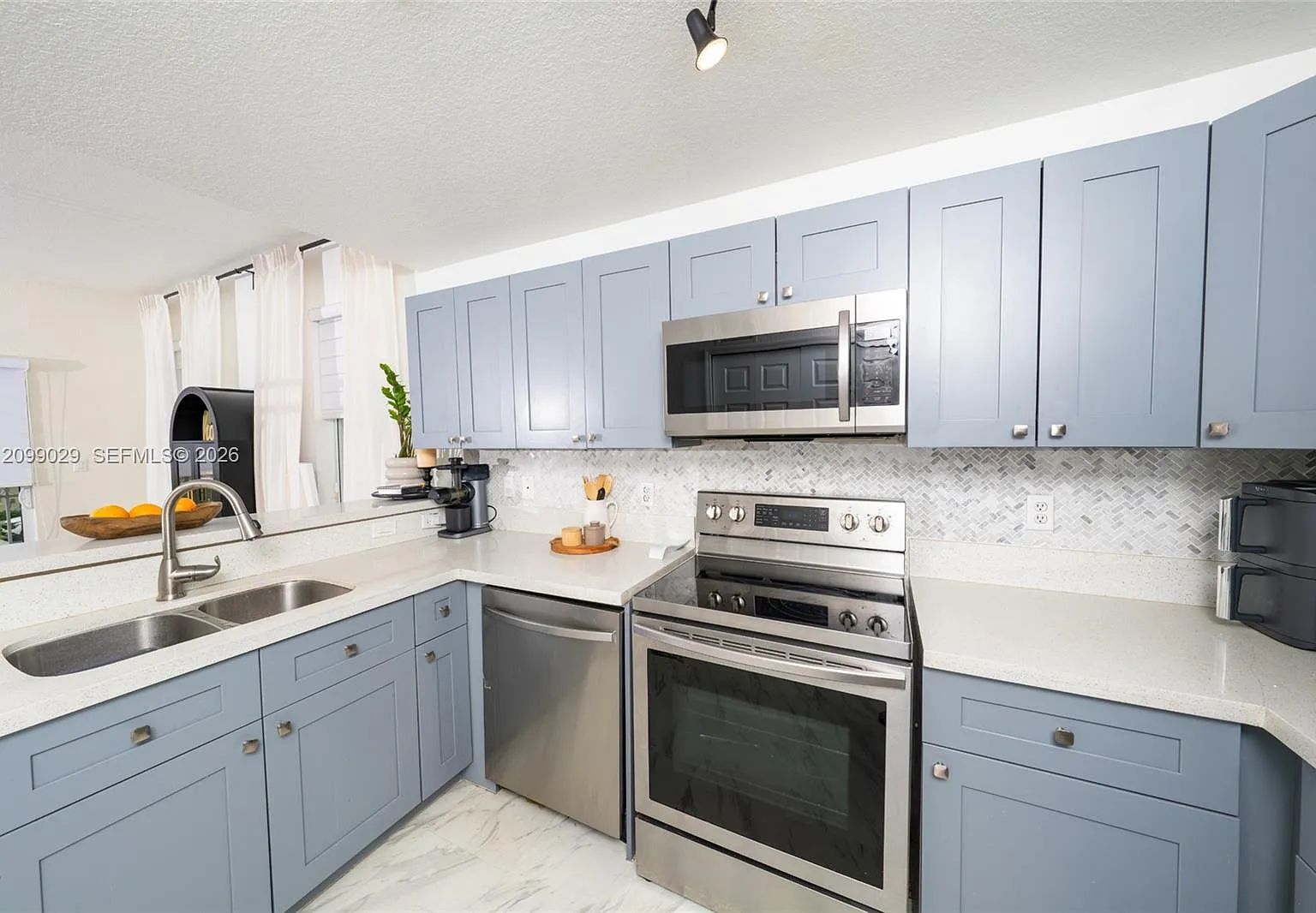 Promenade Shores At Doral — Photo 4