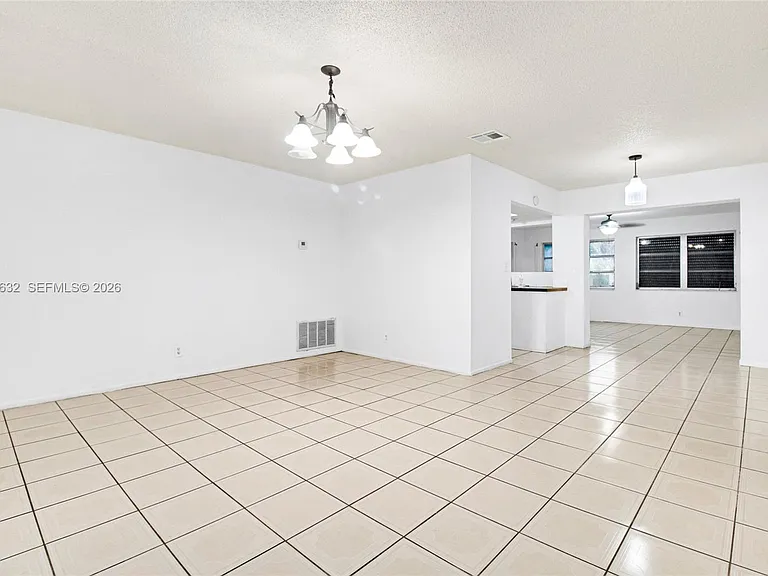 5718 NW 66th Ave — Photo 2