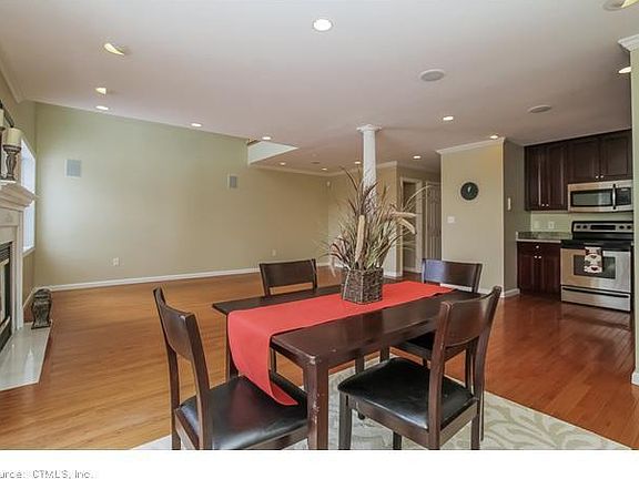 4th image of 1102 Gray Fox Ln