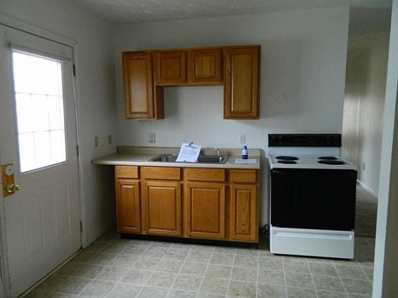 L - Kitchen