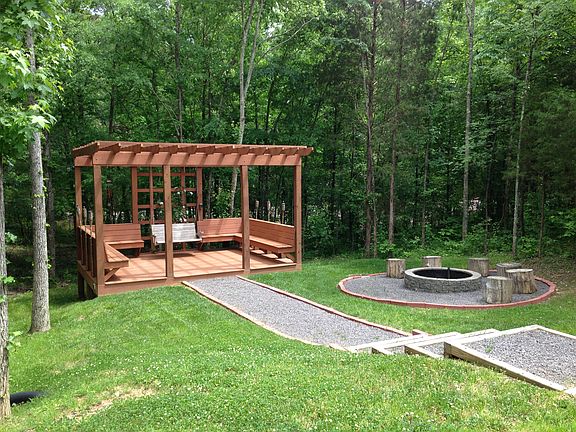 Outdoor Deck and Firepit