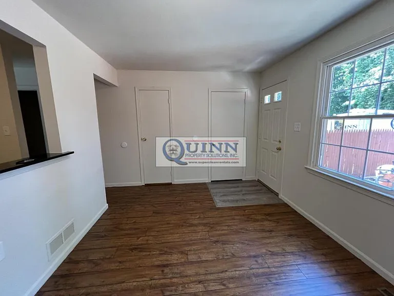 134 E Village Rd — Photo 6