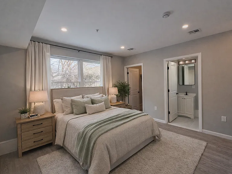 30 Auburn St #2 — Photo 4