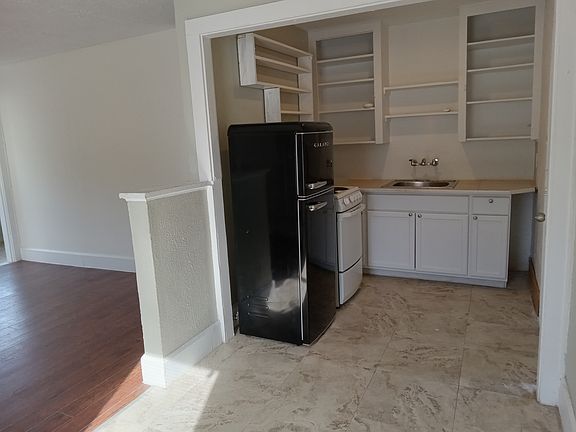 5th image of 1040 7th St S #1/2