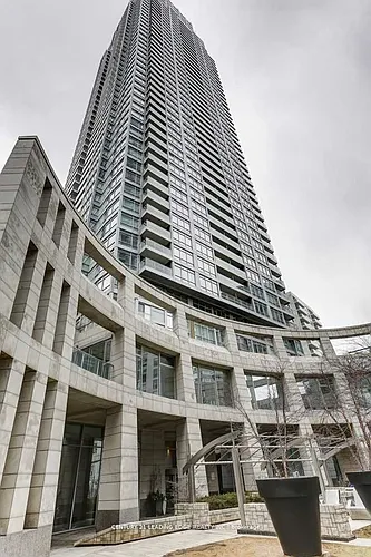 2191 Yonge St Photo 1