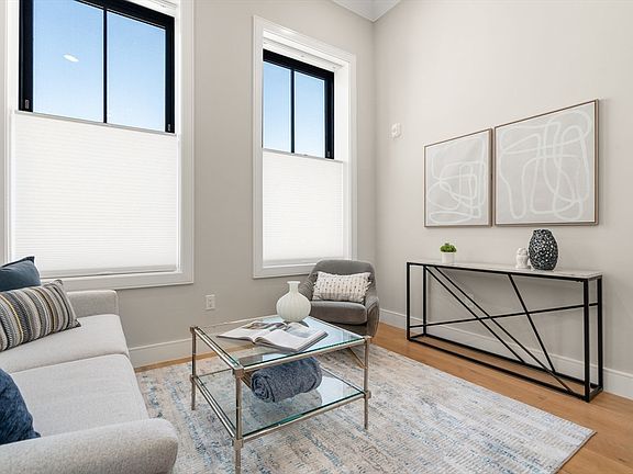 2nd image of 4 Franklin St #202