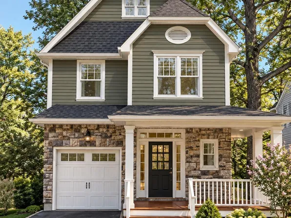 7 E Walnut St, Metuchen, NJ 08840