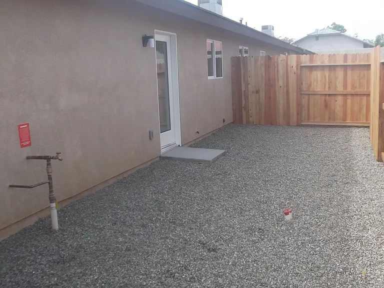 608 W Day Ave — Photo 4